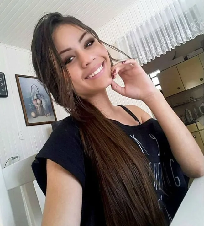 A youtuber Isabelly Cristine Santos, de 14 anos, foi  ferida a tiro na cabeça e morreu- Foto: Reprodução/Facebook)