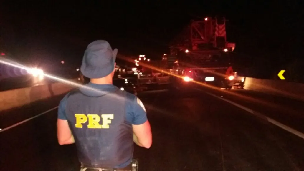 PRF flagrou grupo de pessoas tentando saquear a carga. Foto: Divulgação