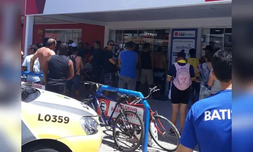 Homem invade farmácia, atira contra ex-namorada e comete suicídio 