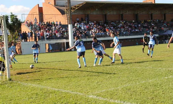 Torneio 1º de Maio de Arapongas também terá jogos no estádio do Sesi, antigo "Gigante de Madeira" - Foto: www.oesporte.com.br