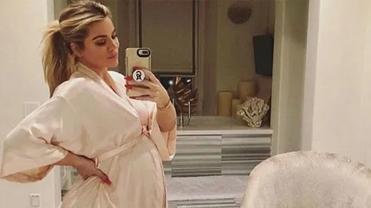 Khloé Kardashian afirma que vai comer placenta após o parto