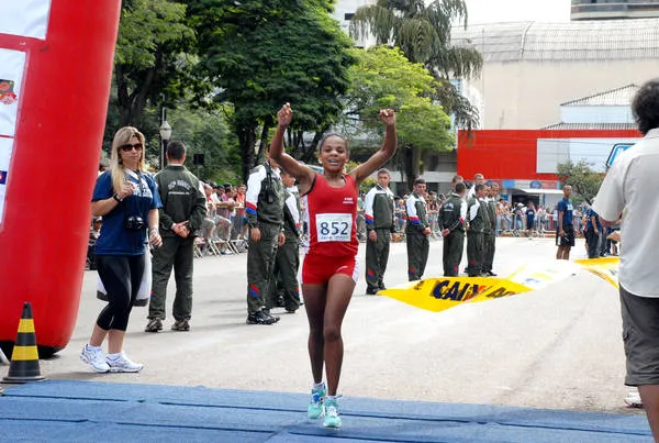 A atleta Joziane da Silva Cardoso voltou a vencer uma prova pedestre no Norte do Paraná - Foto: Arquivo/TN