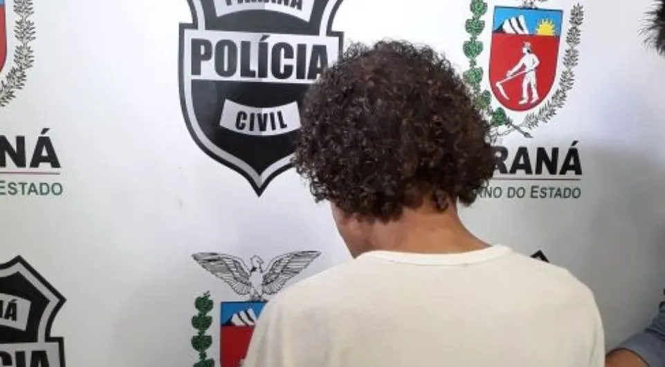 Homem preso após estuprar e matar a própria mãe de 83 anos é apresentado pela polícia em Londrina - FOTO TAROBANEWS/REPRODUÇÃO