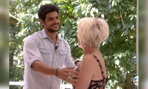 No Mais Você, Lucas chama Ana Lúcia de noiva e depois corrige