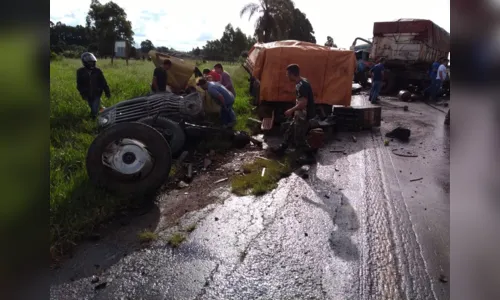
							Acidente entre caminhões deixa trânsito congestionado na PR-218
						
						