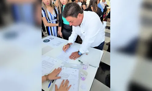 Prefeito assina convênio para reforma de Colégios no projeto “Escola Mil”