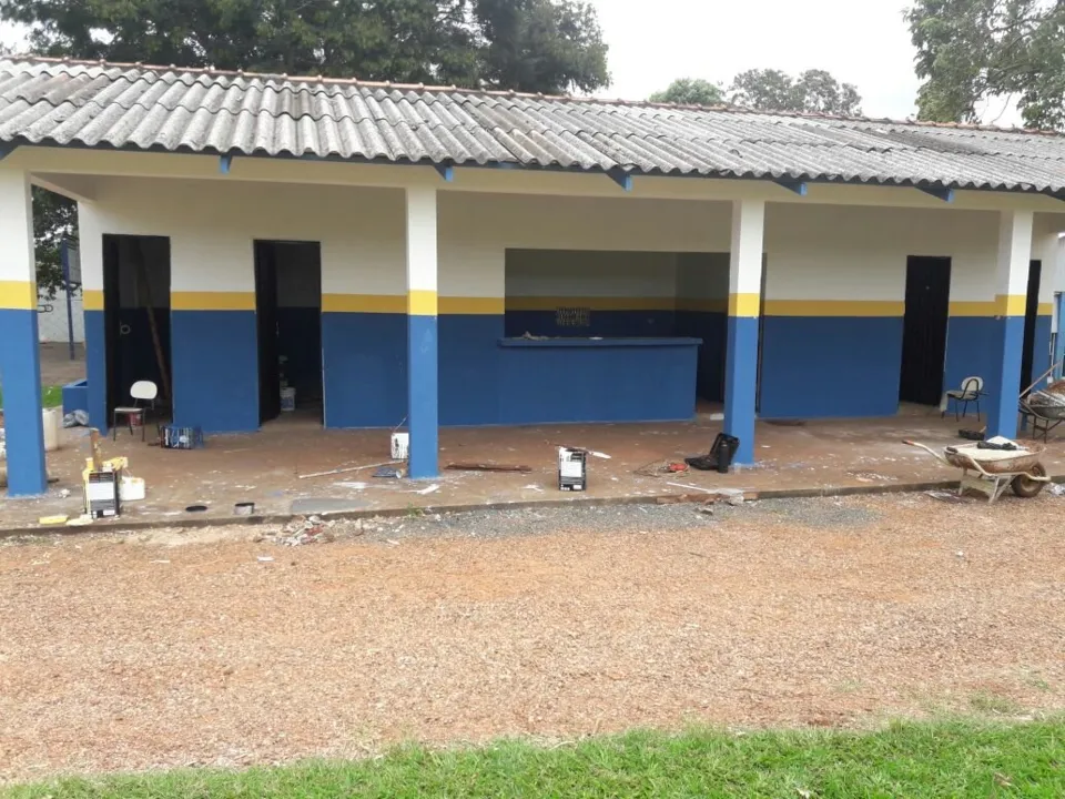 Prefeitura realiza melhorias em vestiário do campo de Aricanduva