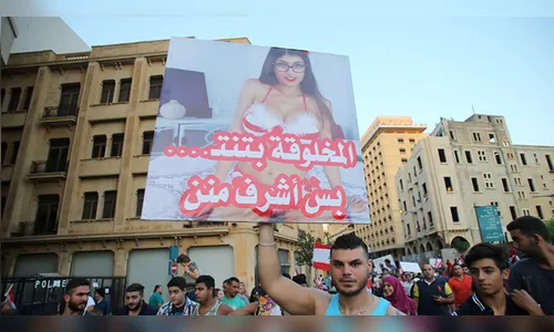 Estrela pornô mais acessada abandona indústria após receber ameaças do Daesh