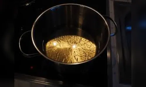 Comerciante joga óleo quente em ladrão depois de ser assaltado no Paraná