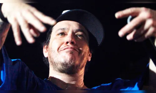 Viúva e fãs prestam homenagem a Chorão nas redes sociais