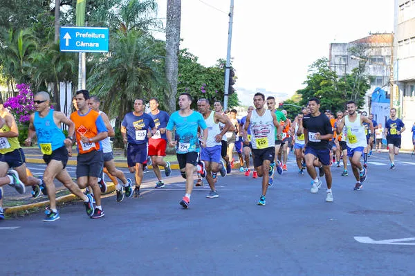 Corrida reuniu 600 competidos em Apucarana no último domingo (Foto: Divulgação)