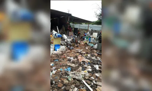 
							Polícia fiscaliza depósito de recicláveis a céu aberto em Ivaiporã
						
						
