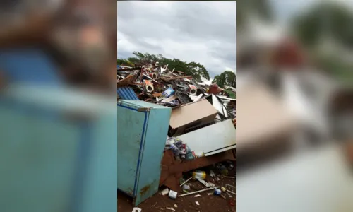 
							Polícia fiscaliza depósito de recicláveis a céu aberto em Ivaiporã
						
						