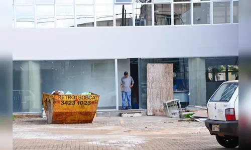 Agência da Caixa incendiada reabre em um mês