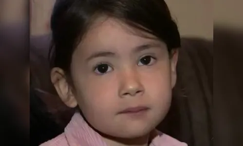 Corpo de menina espancada pelos pais é exumado nesta quinta; casal continua preso