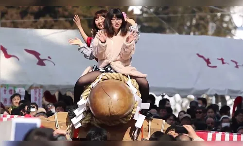 Milhares de pessoas celebram o Festival do Pênis no Japão