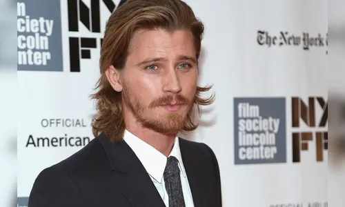 Angelina Jolie está namorando com sósia de Brad Pitt