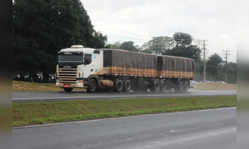 Agência do Trabalhador tem 30 vagas para motorista de carreta