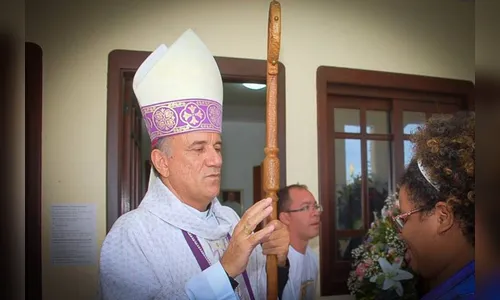 Padres eram intimidados para abafar esquema de fraude que envolvia bispo