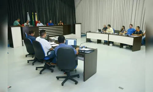 Câmara de Apucarana aprova contas de 2015 de Beto Preto