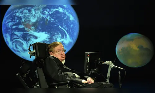 Stephen Hawking previu fim do universo 2 semanas antes de morrer