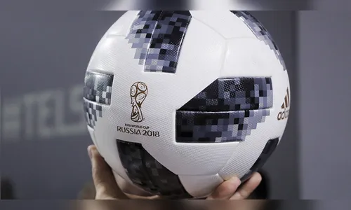 Bola oficial da Copa do Mundo e mascote vão viajar ao espaço antes de estrear no primeiro jogo