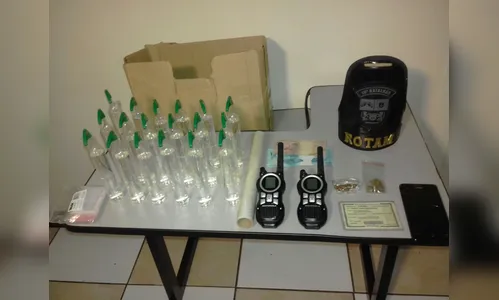 Rotam prende moça com maconha e 16 frascos de lança perfume em Apucarana