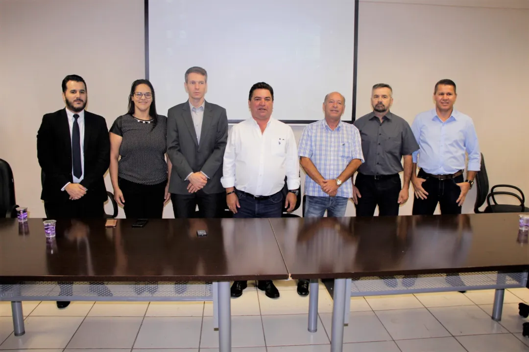 O prefeito Sérgio Onofre participou de solenidade para anunciar a construção da primeira loja do Grupo Muffato em Arapongas - Foto: Divulgação