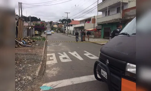 Esquadrão antibombas é acionado após vizinhos encontrarem dinamite dentro de carro no PR