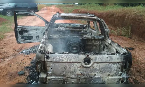 Picape incendiada é localizada com dois corpos carbonizados no PR