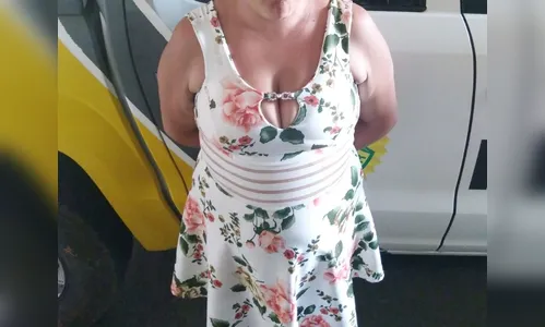 Empresário flagra mulher usando vestido furtado em loja minutos após o crime