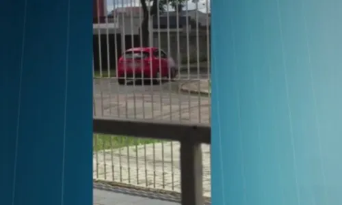 Mãe acusada de simular abandono em rua de Curitiba é afastada da filha pela Justiça