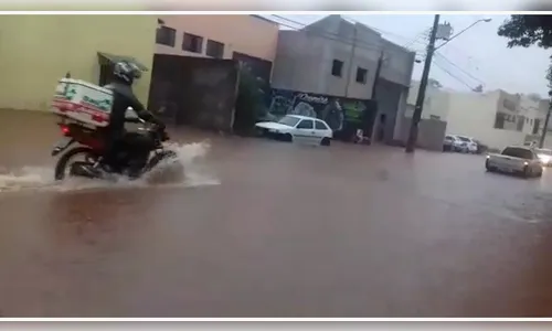 Moradores do Jardim Eldorado sofrem com alagamentos provocados pela chuva