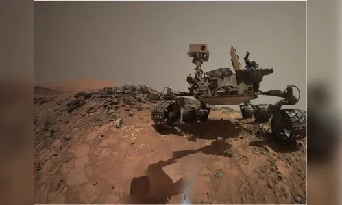 Robô Curiosity completa 2 mil dias caminhando na superfície de Marte