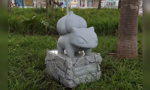 Estátua do Bulbassauro aparece misteriosamente em cidade de São Paulo