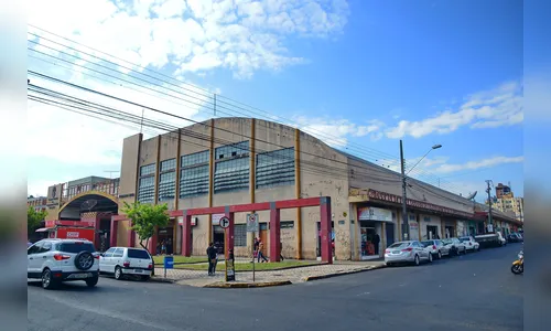 Mulher agride policiais durante abordagem e acaba presa em Apucarana 