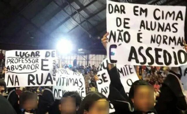 Formandas da UEM protestaram contra morosidade em investigações sobre assédio sexual por professores na colação de grau de 2018 - Foto: Divulgação