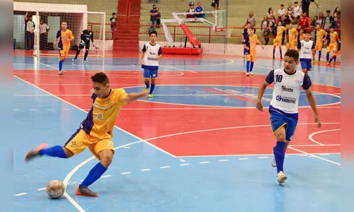 Decisões no futsal fecham a fase municipal dos Jogos Escolares do Paraná em Apucarana
