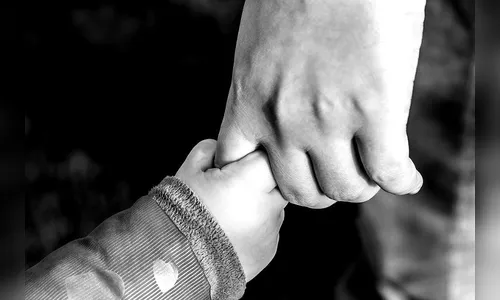 Polícia prende pai suspeito de abusar do filho de 8 anos