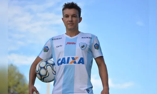 Atacante Dagoberto se junta ao Londrina na busca pela Série A