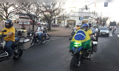 
							Manifestantes saem às ruas de Apucarana e Arapongas para pedir a prisão de Lula
						
						