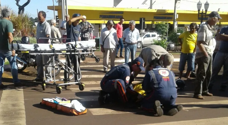 Acidente em Ivaiporã com ambulância do Samu deixou motociclista ferido - Foto: Reprodução/Blog do Berimbau
