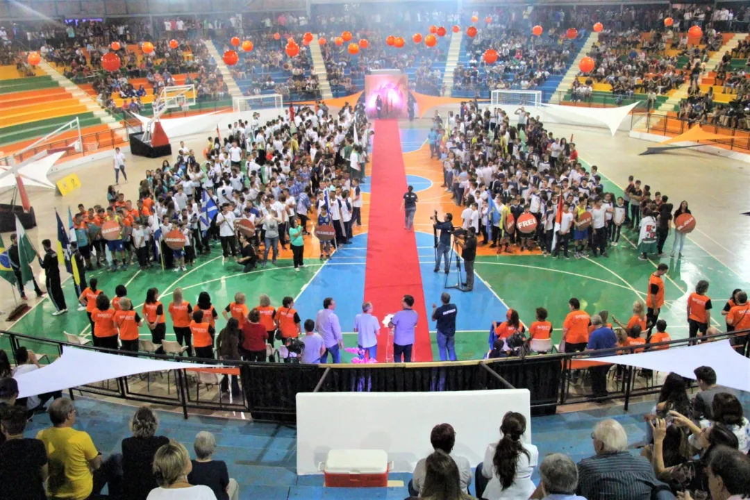 O Ginásio de Esportes Luiz Augusto Zin recebeu a presença de um bom público na abertura dos JEP`s - Foto: Divulgação