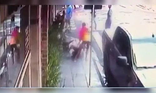 Moça mata homem com 17 facadas no Paraná; veja vídeo