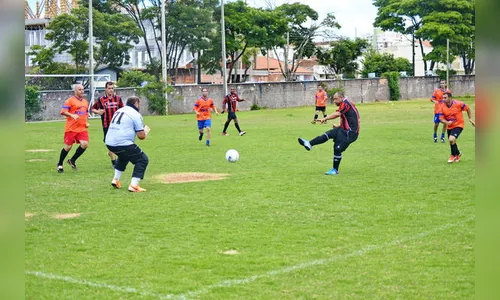 Copa dos Pais de Futebol Suíço tem dois times na liderança