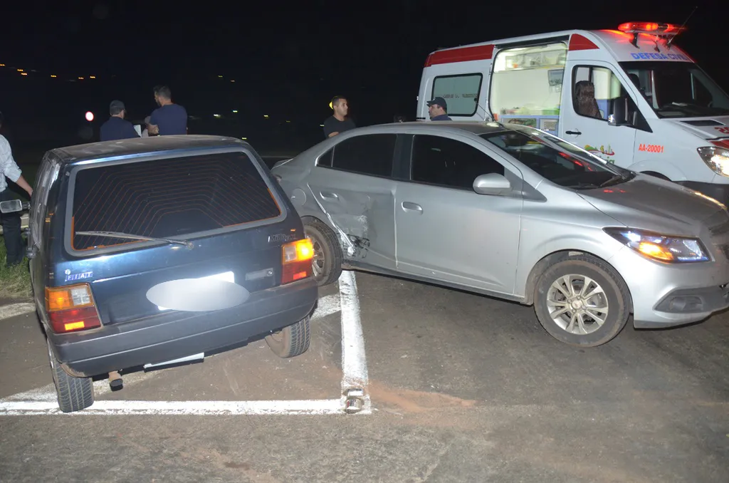 Acidente envolveu Fiat Uno e GM Prisma - Foto:  portal do Tossinha​