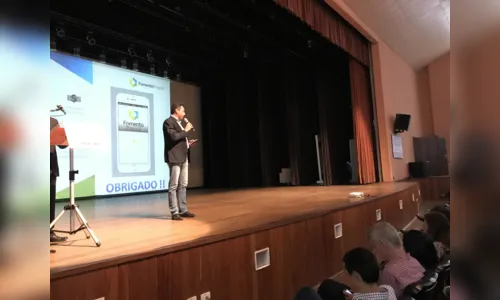 
							Palestra de Arnaldo Jabor reúne cerca de 500 pessoas no Cine Teatro Fênix
						
						