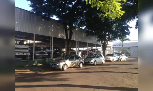 Revendedora de veículos é lacrada após denúncia de estelionato em Apucarana 
