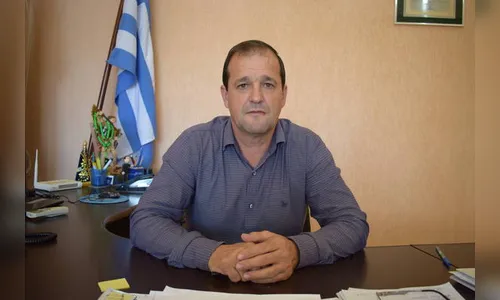 Prefeito de Jardim Alegre reduz o próprio salário e de assessores