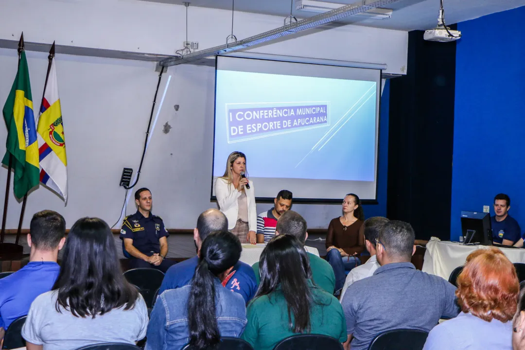 Evento discutiu as políticas públicas para o setor e marcou a implantação do Conselho Municipal de Esportes de Apucarana. (Fotos: Josias Profeta e Ademir Alves)